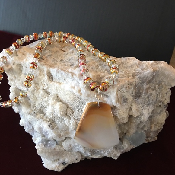 🩸Chalcedony Agate Stone Necklace🩸 - Picture 4 of 7